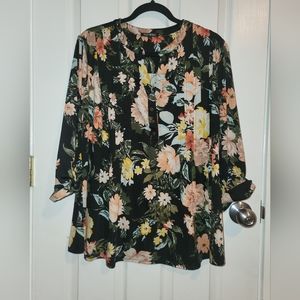 Roz & Ali, 2x black and floral blouse